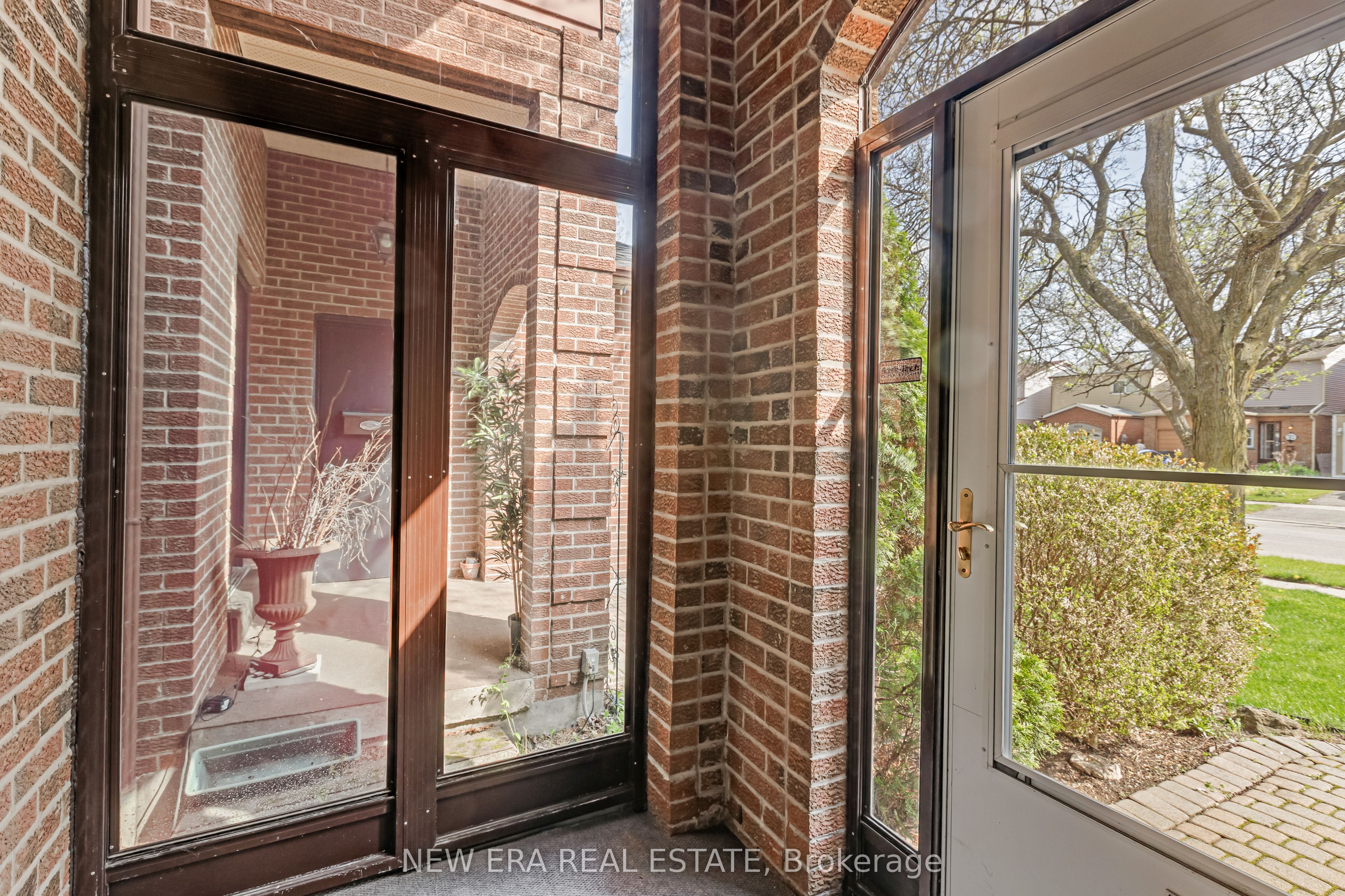 Additional image 6 of 4059 Teakwood Drive, Mississauga, ON, L5C 3L3