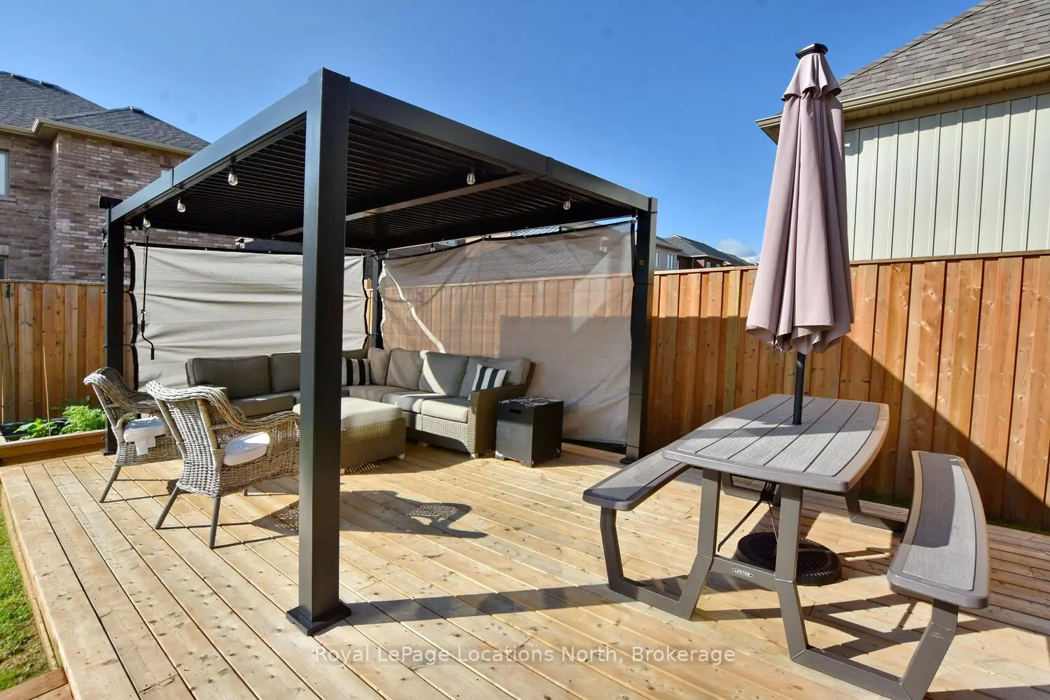 48 Mclean Avenue photo 3