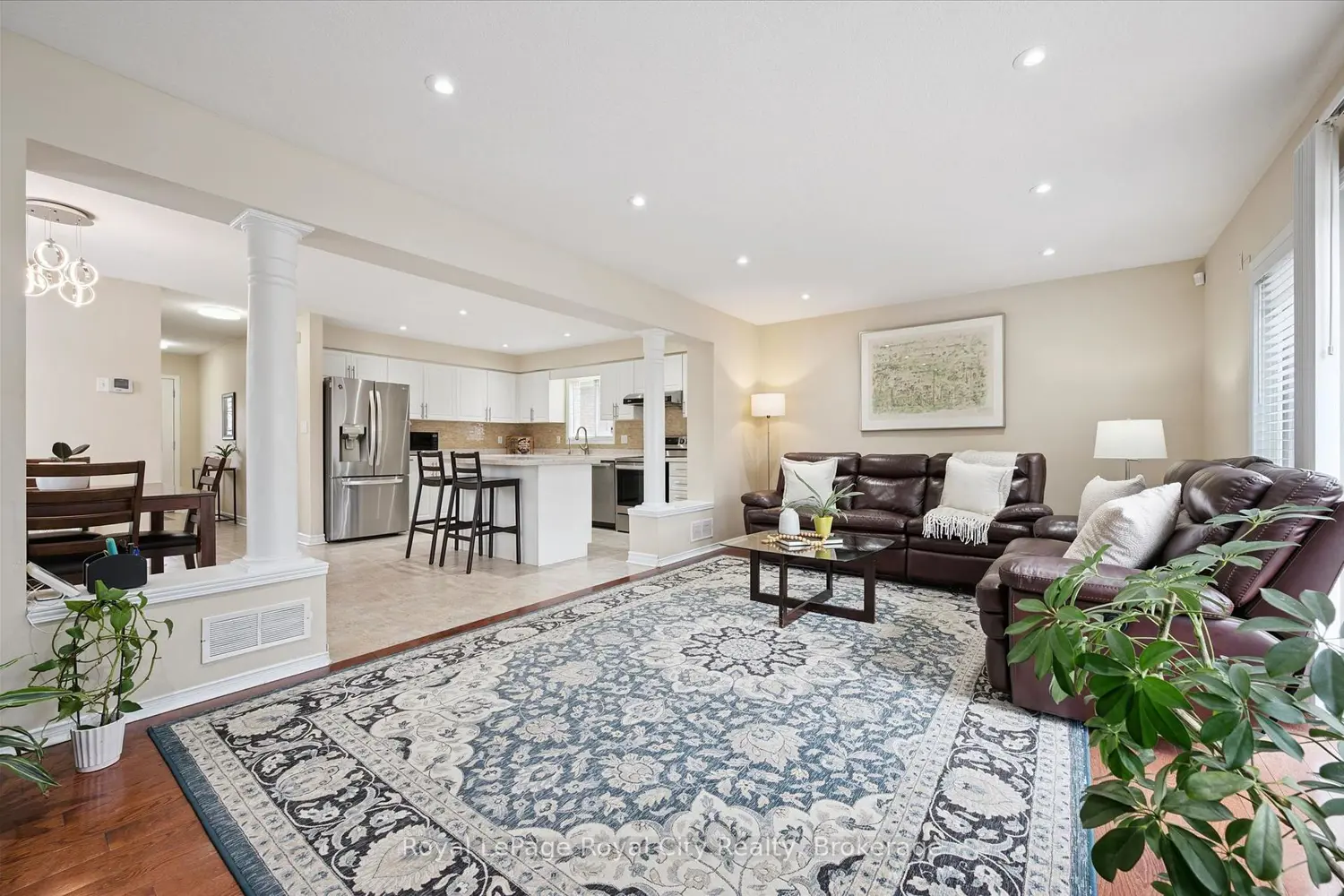 45 Darling Crescent photo 2