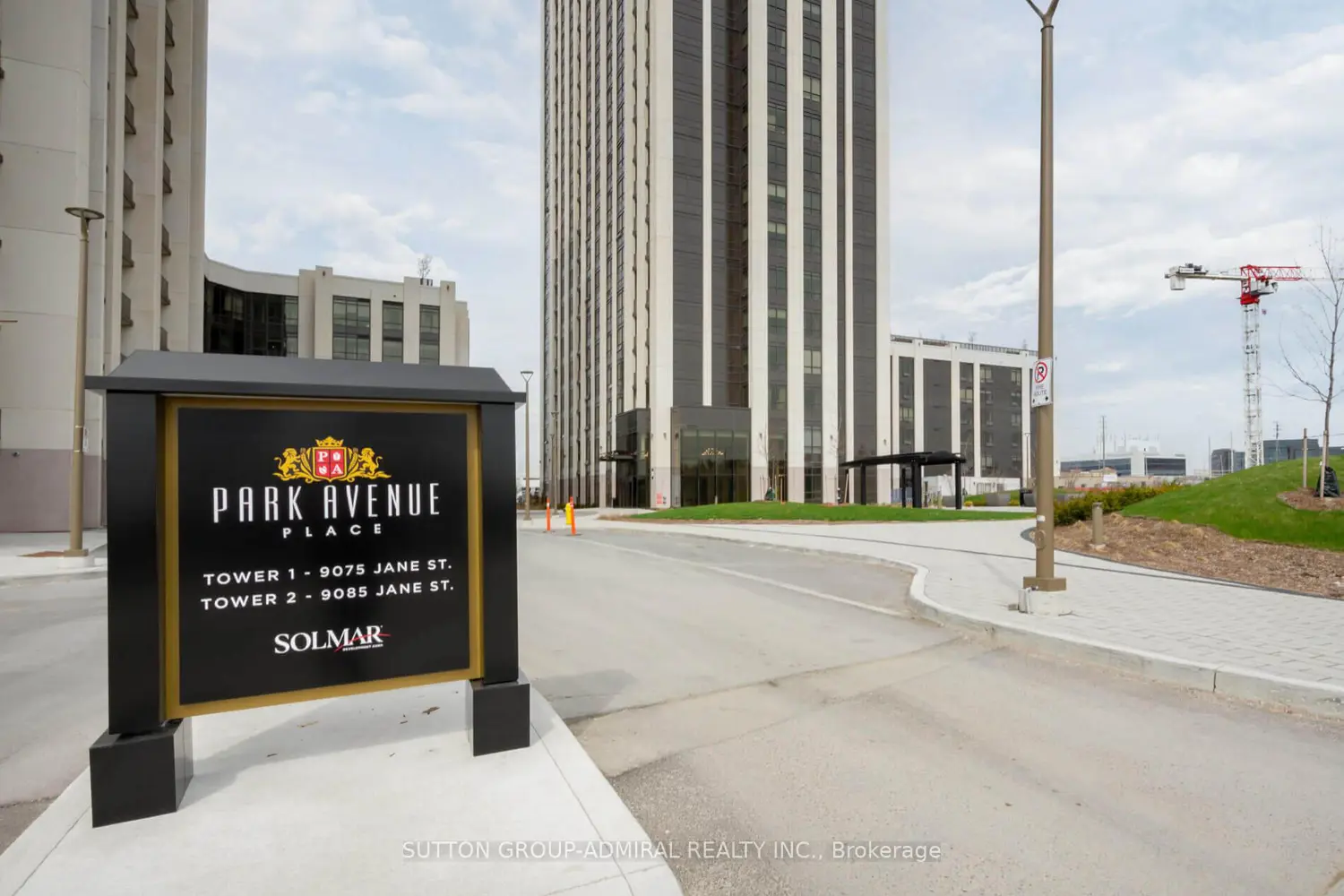 9085 Jane Street 622