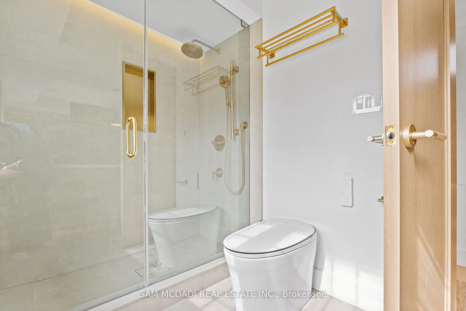 Additional image 13 of 977 Unsworth Avenue