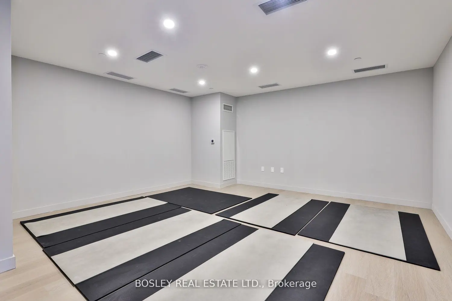 Additional image 17 of 859 The Queensway 612
