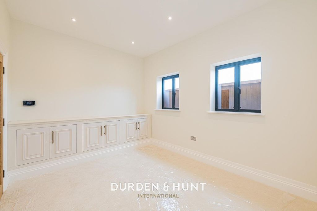 Additional image 9 of 4 bed detached house to rentMott Street, Loughton IG10