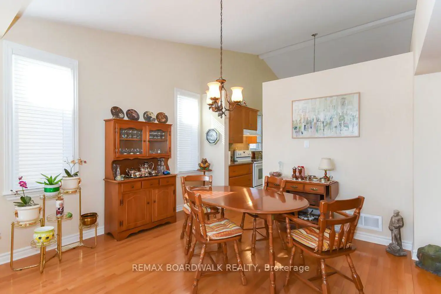 1861 Mickelberry Crescent photo 5
