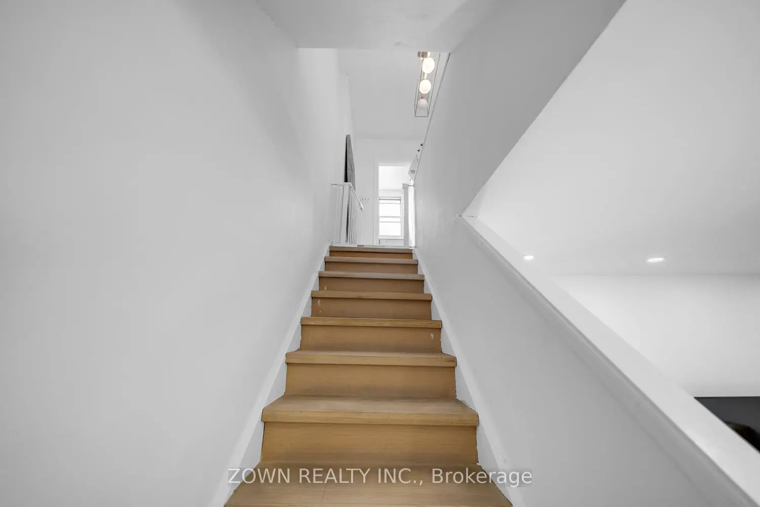 Additional image 8 of 8312 Kipling Avenue
