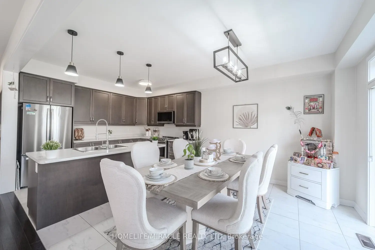 22 Santos Drive photo 2