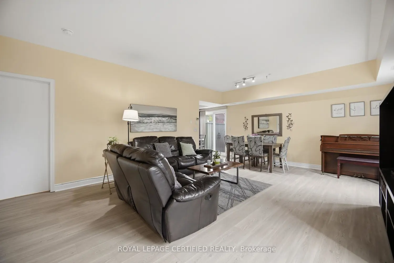 25 Richgrove Drive 101