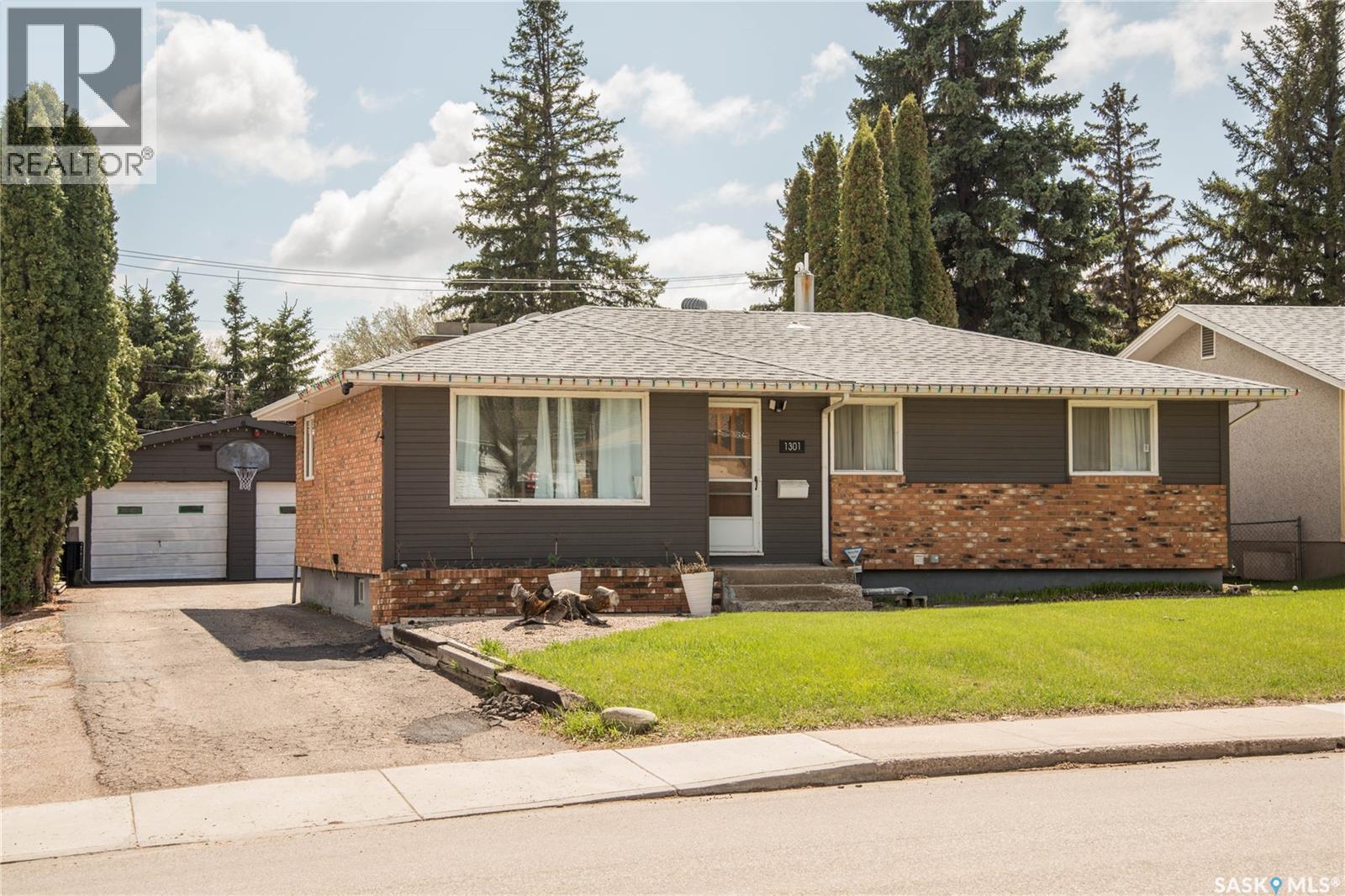 1301 33rd Street W, Saskatoon, SK, S7L0X1