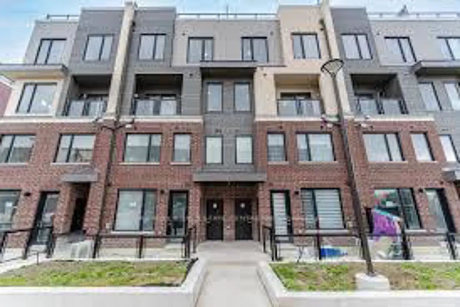 3421 Ridgeway Drive 1