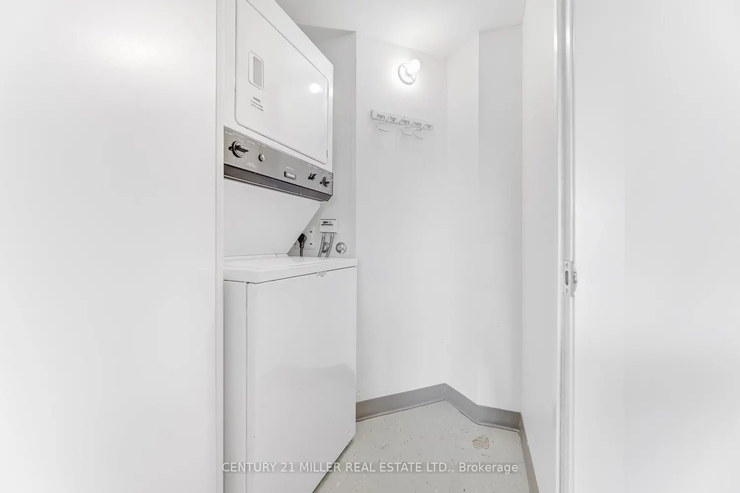 Additional image 5 of 550 Queens Quay 318