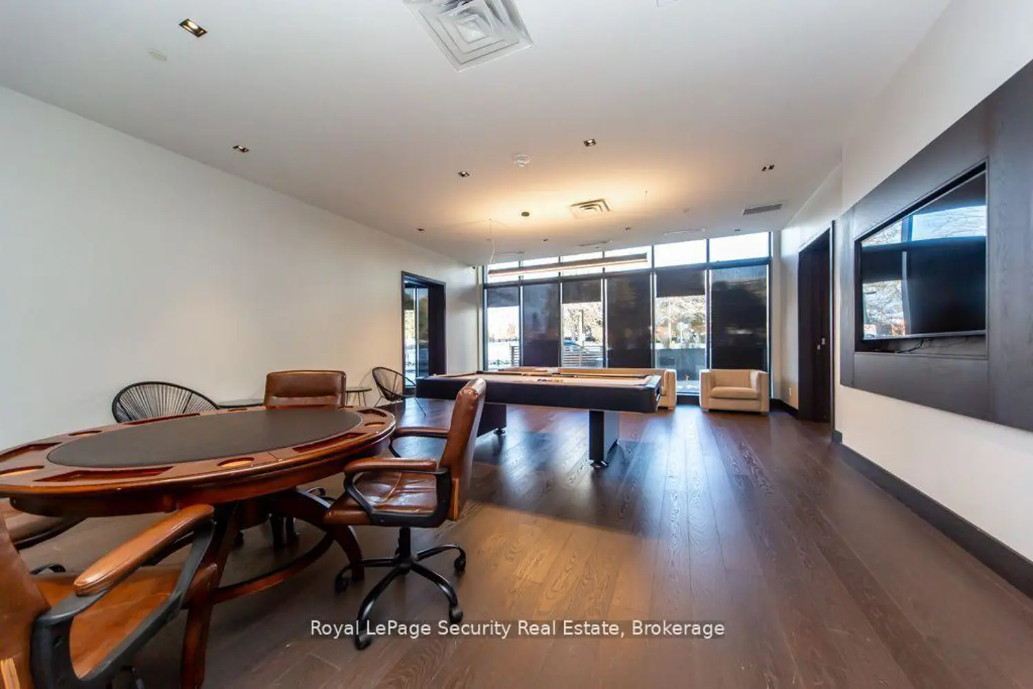 Additional image 19 of 1461 Lawrence Avenue 2009
