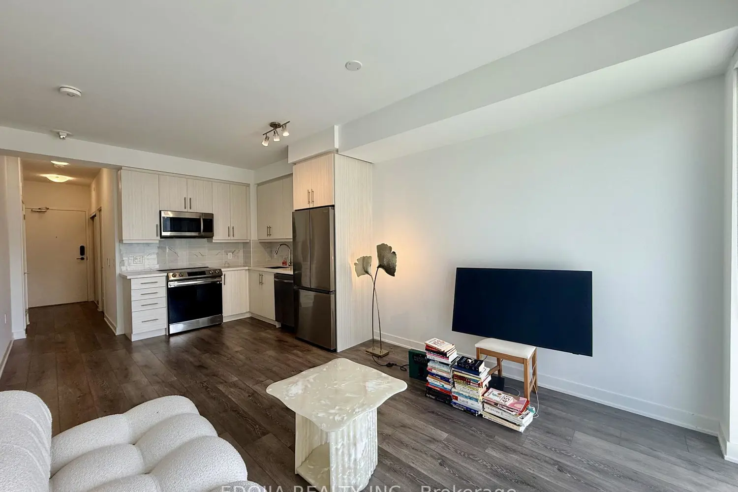 Additional image 7 of 105 Oneida Crescent 306