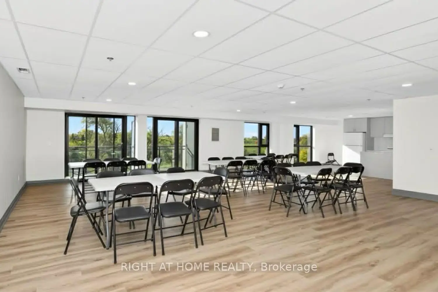 Additional image 11 of 50 Herrick Avenue 146