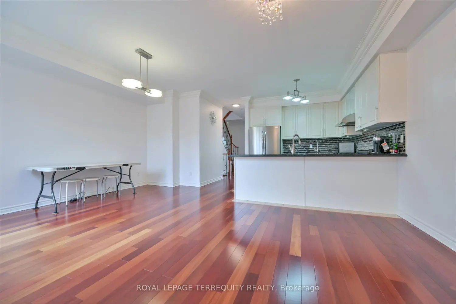 Additional image 6 of 10461 Woodbine Avenue