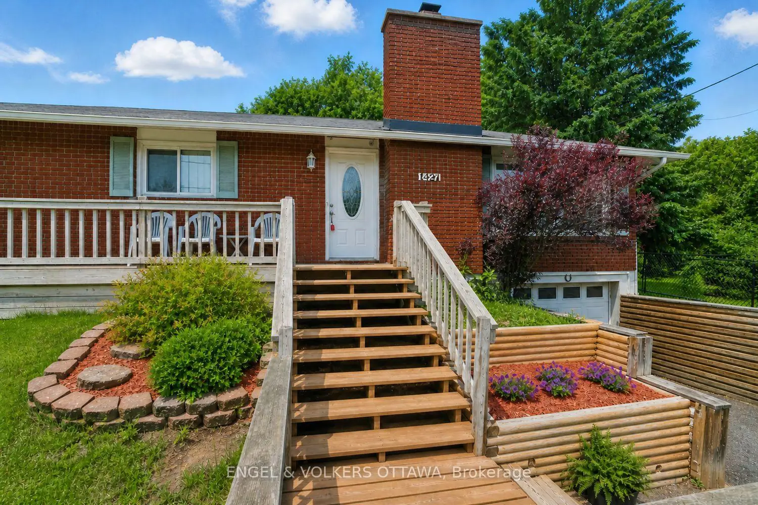 1427 Rosebella Avenue photo 3