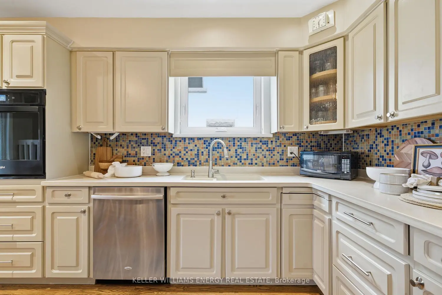 Additional image 2 of 452 Simcoe Street