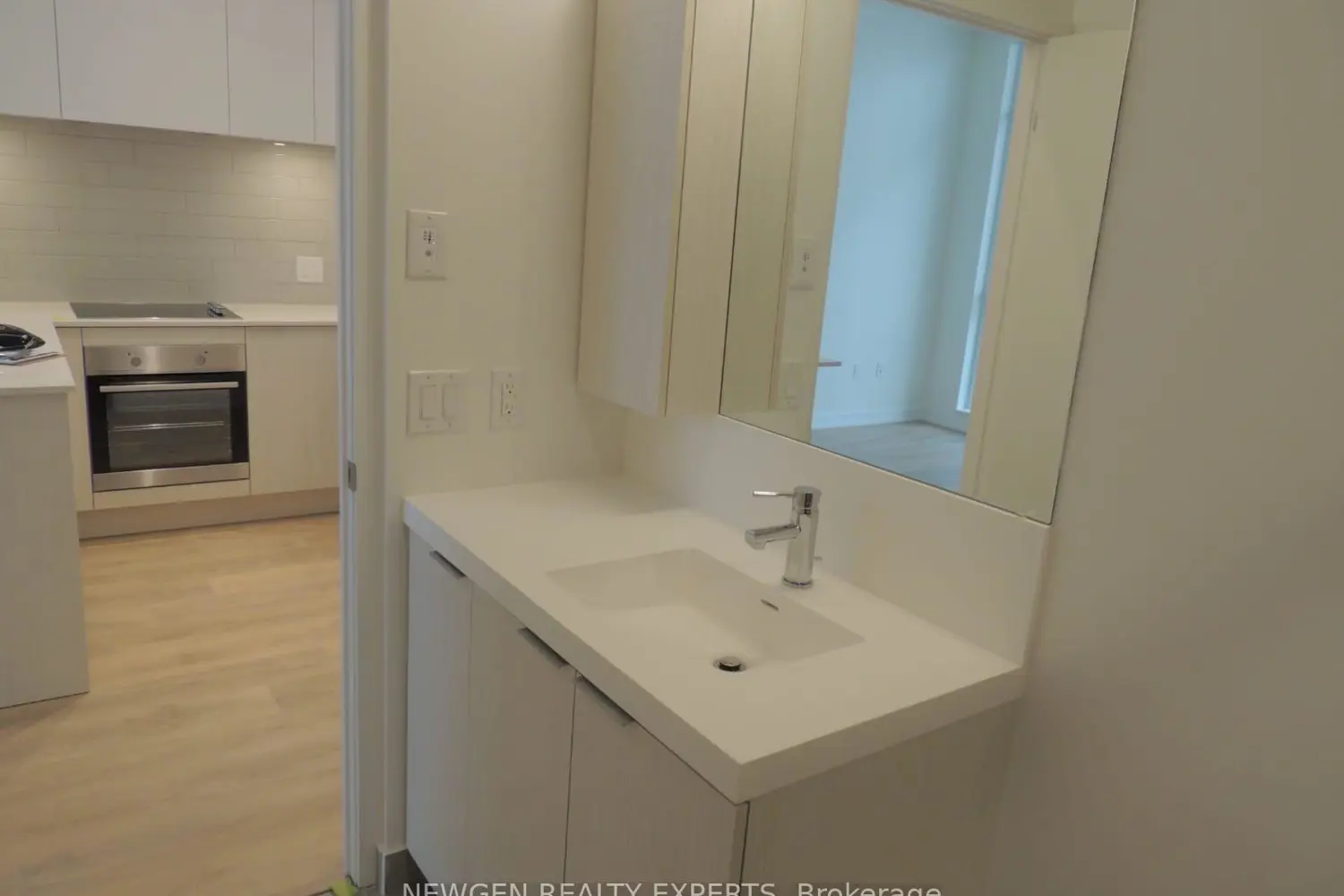 Additional image 18 of 34 Tubman Avenue 1112E