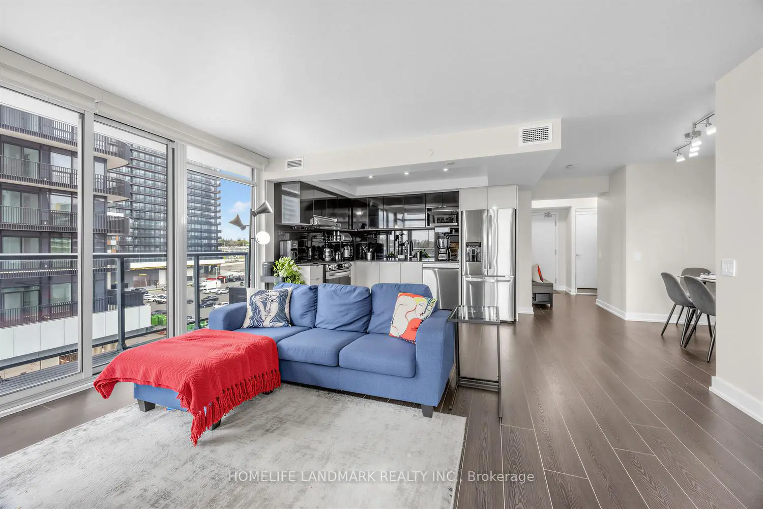 Additional image 9 of 72 Esther Shiner Boulevard 606