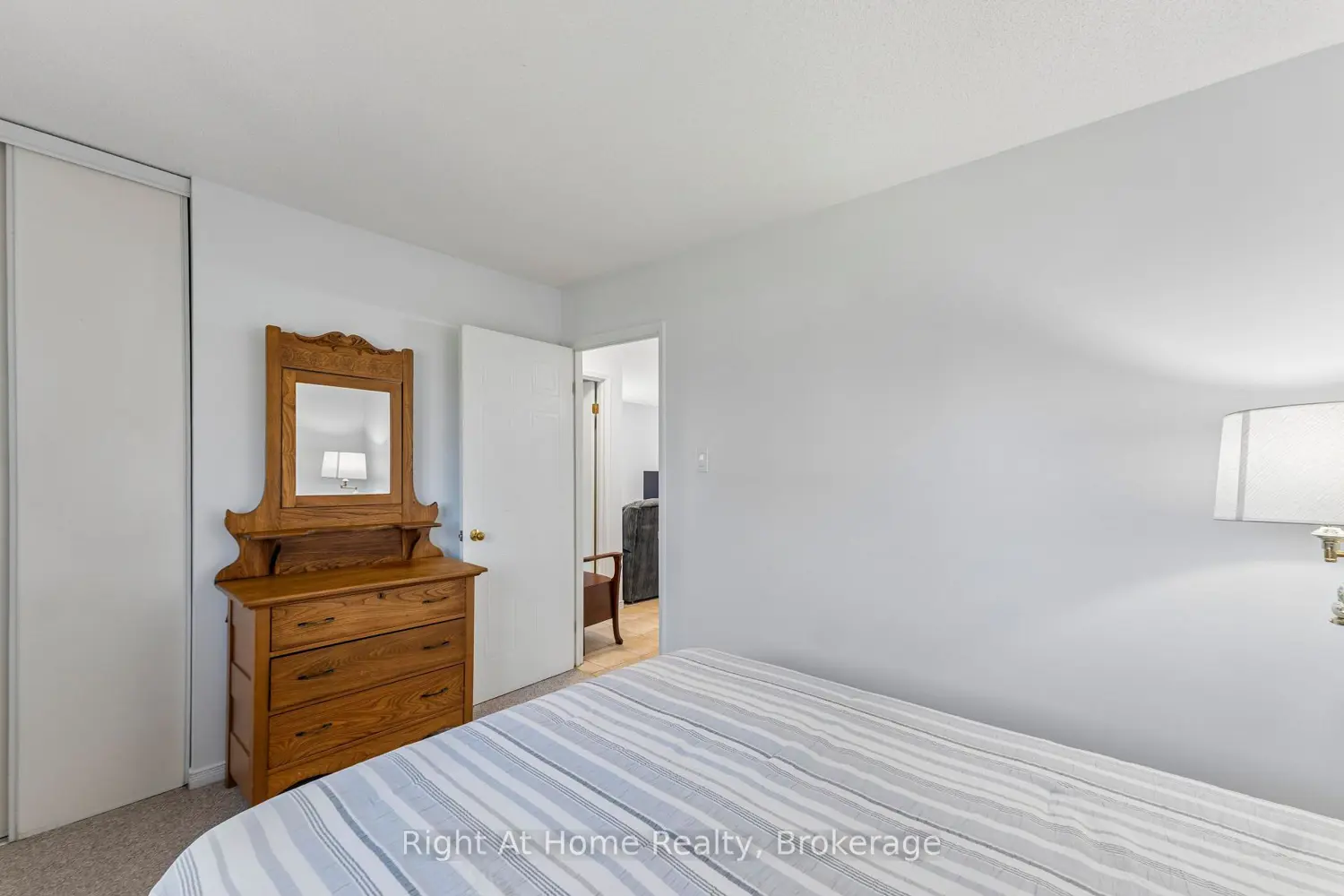 Additional image 12 of 565 Greenfield Avenue 310