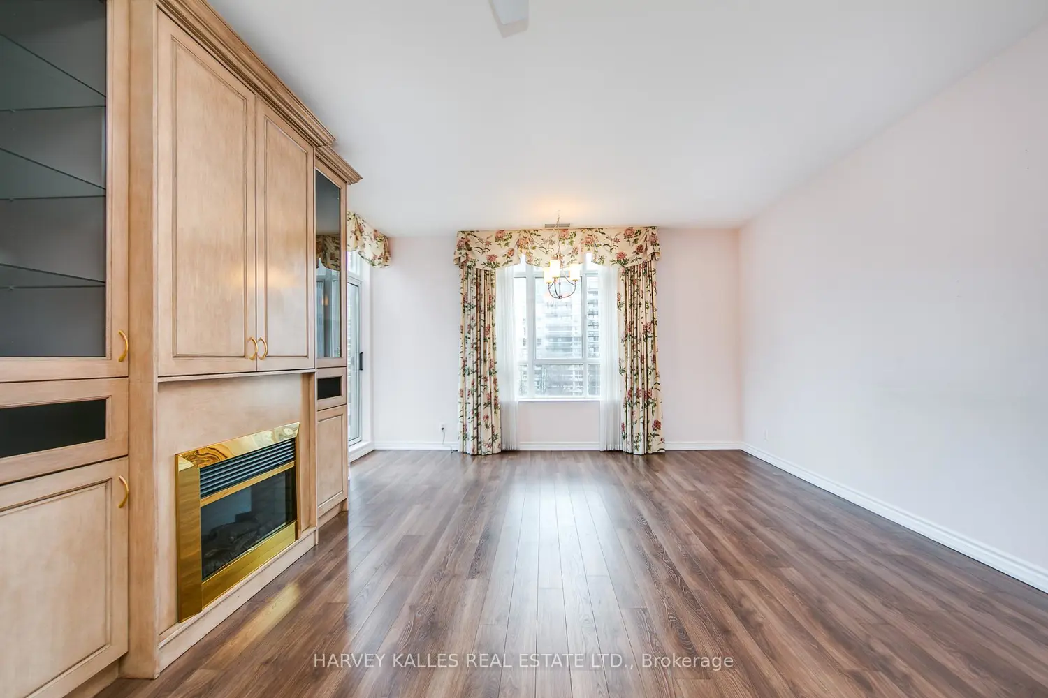Additional image 3 of 1 Deer Park Crescent 903