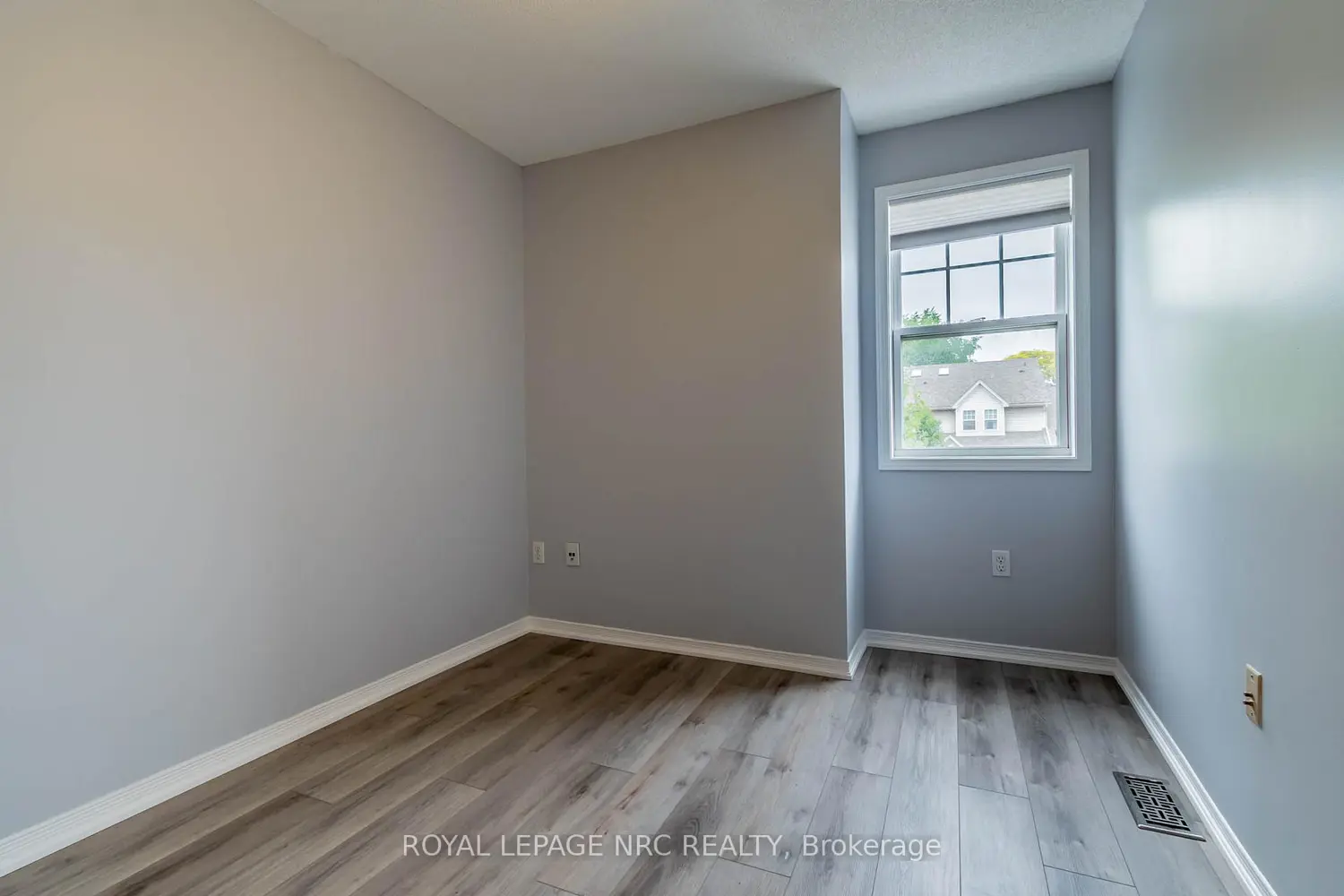 Additional image 16 of 5070 Drummond Road 28