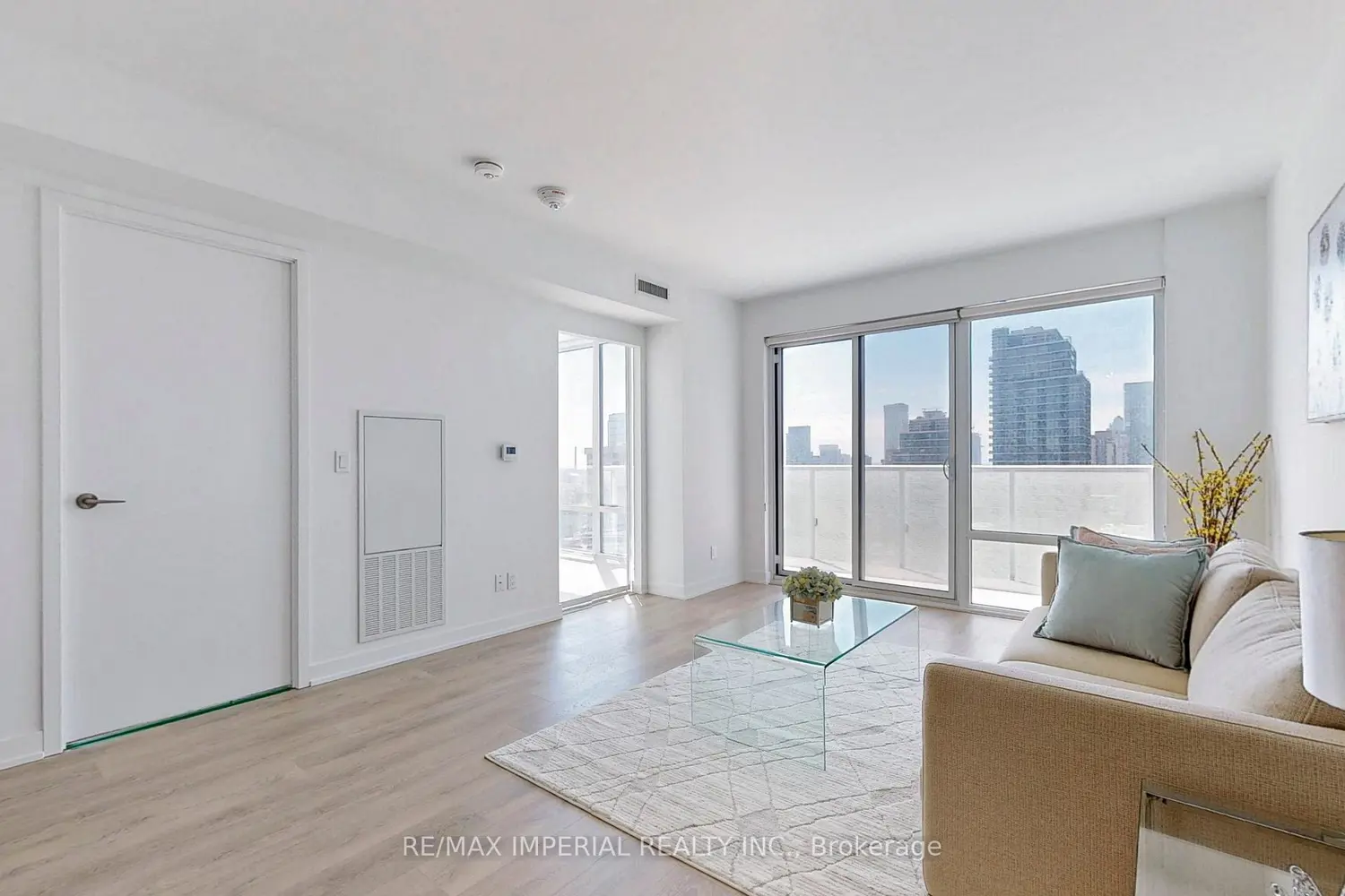 Additional image 3 of 501 Yonge Street 2409