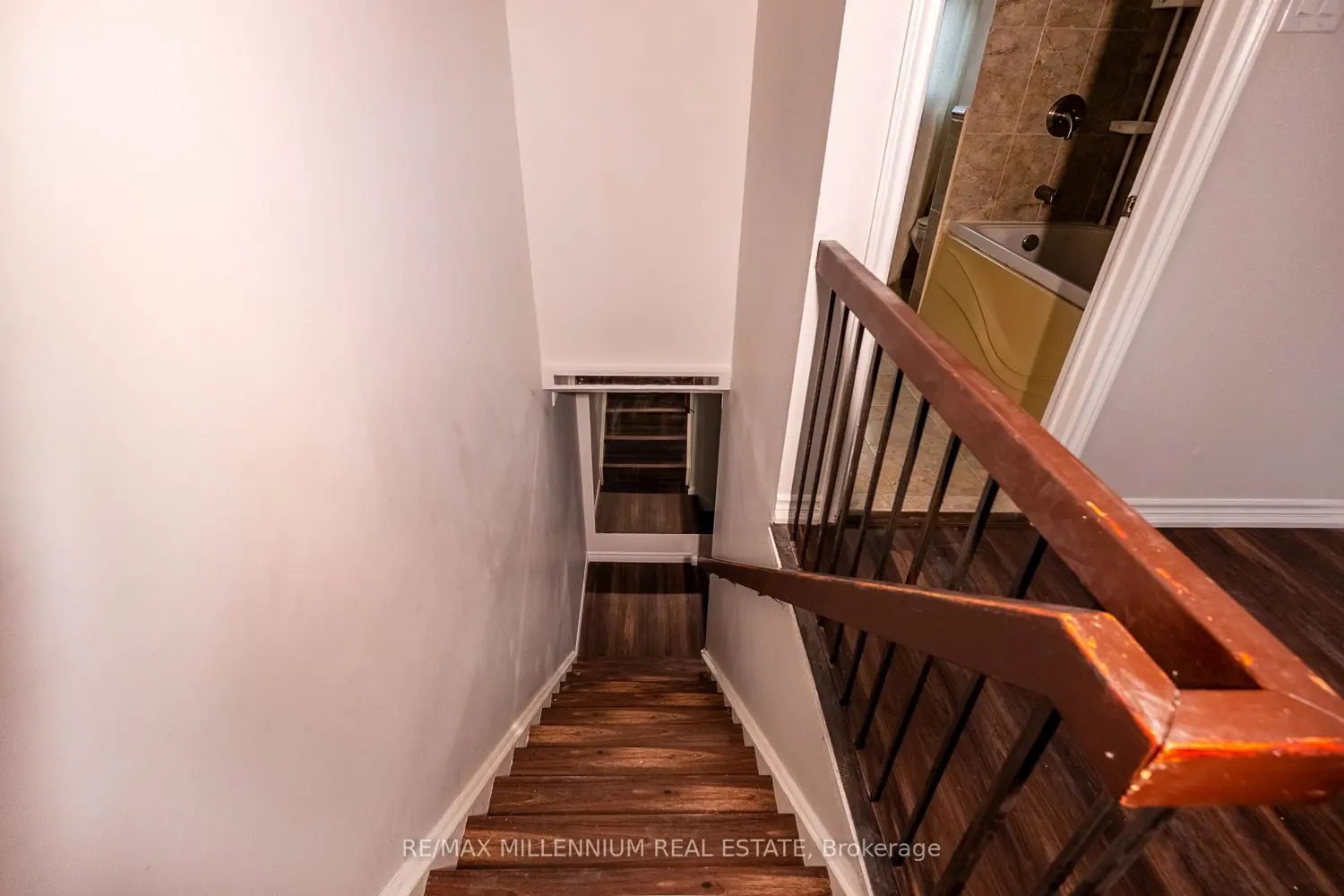 Additional image 12 of 87 Carisbrooke Court 87