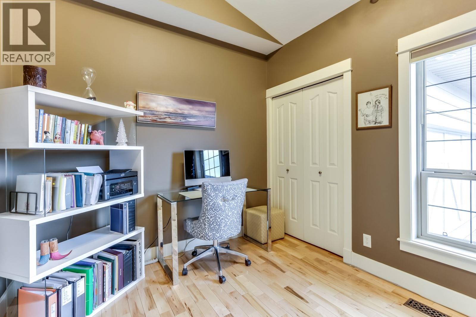Additional image 3 of 688 Almandine Court, Kelowna, BC, V1W4Z5
