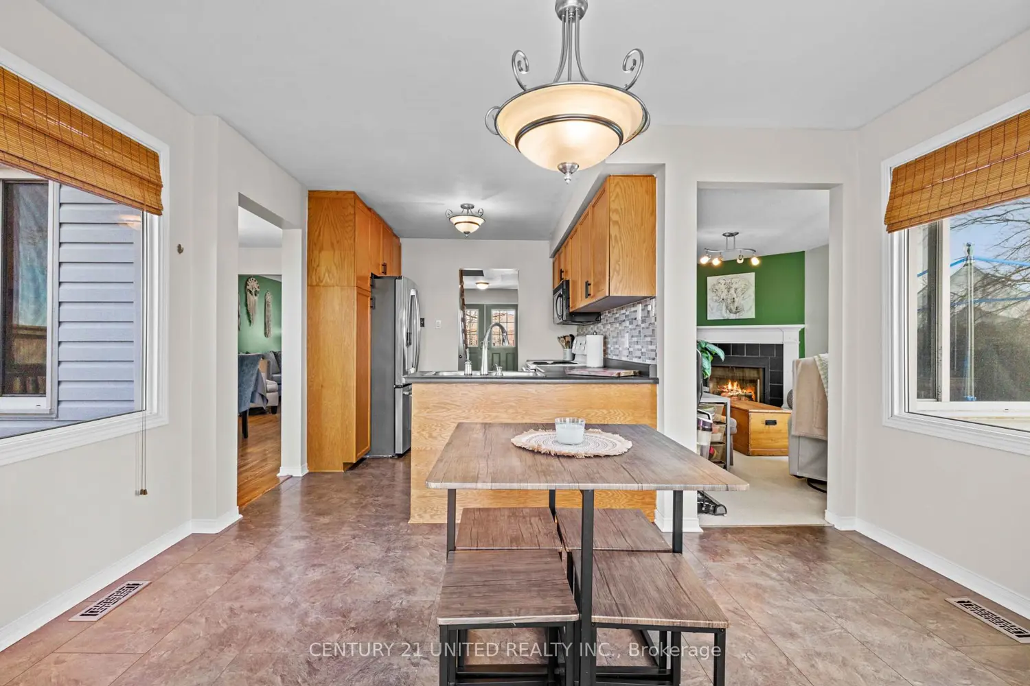 17 Maple Avenue photo 4