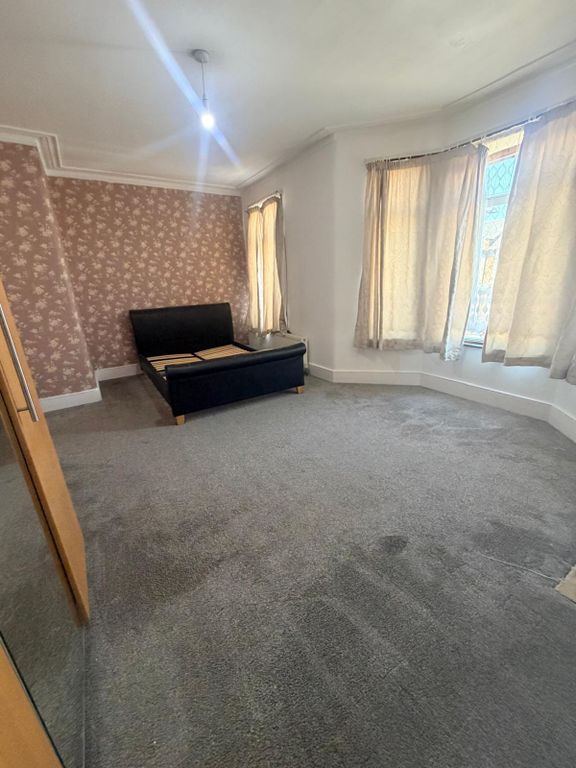 3 bed terraced house to rentLamourne Road IG3