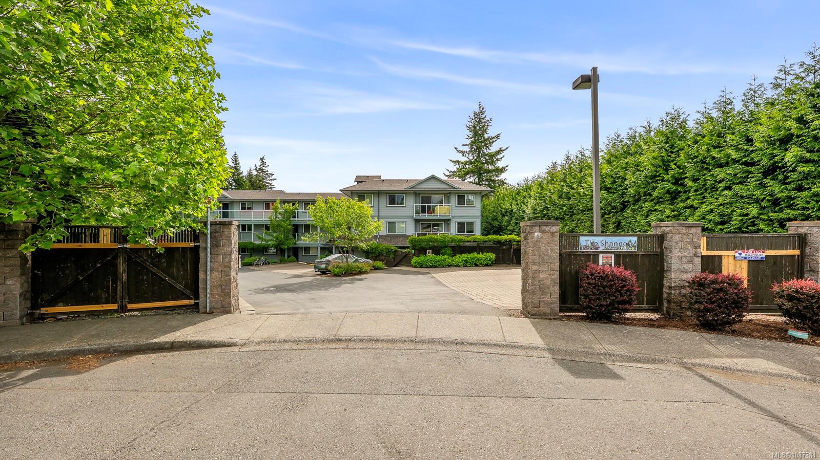 302-840 Shamrock Place, Comox, BC, V9M 4G4