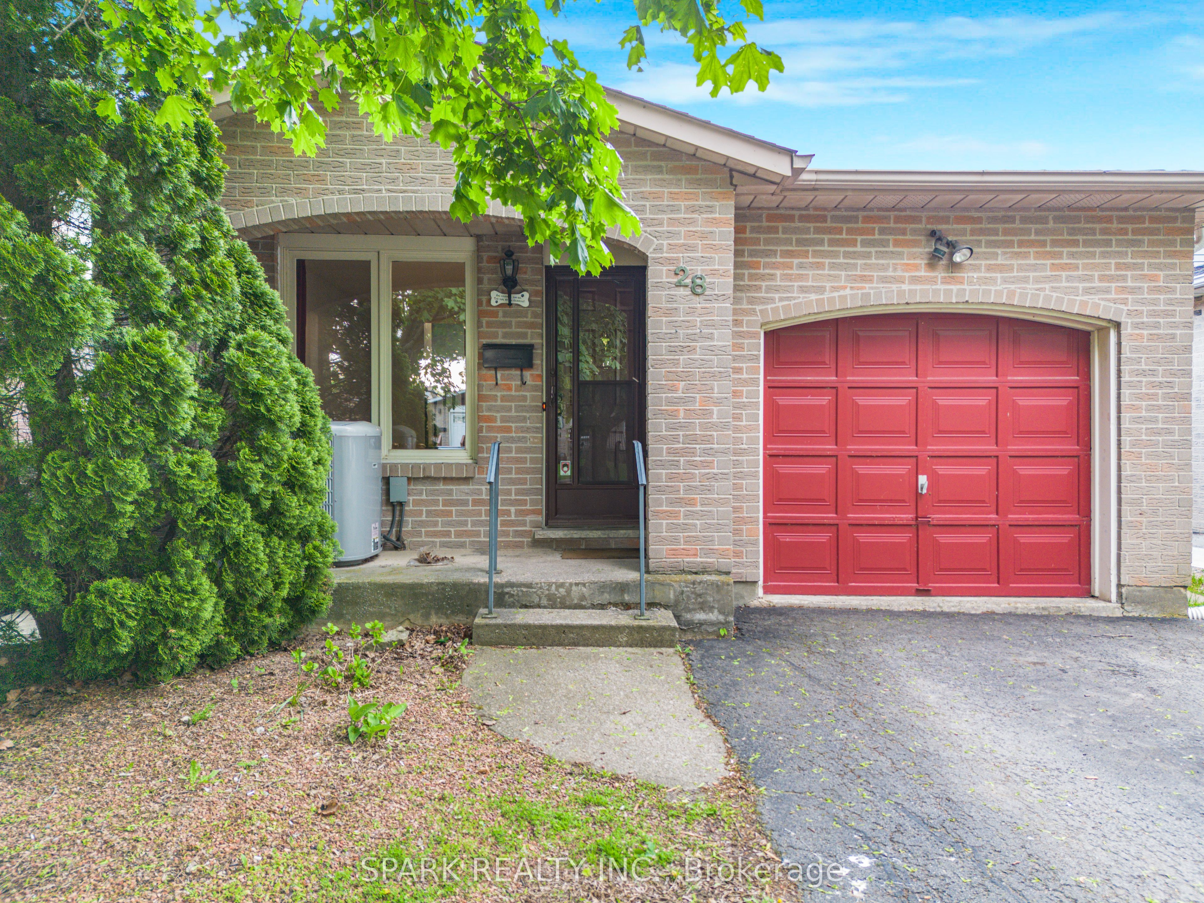 28 Lampman Crescent, Thorold, ON, L2V 4K7