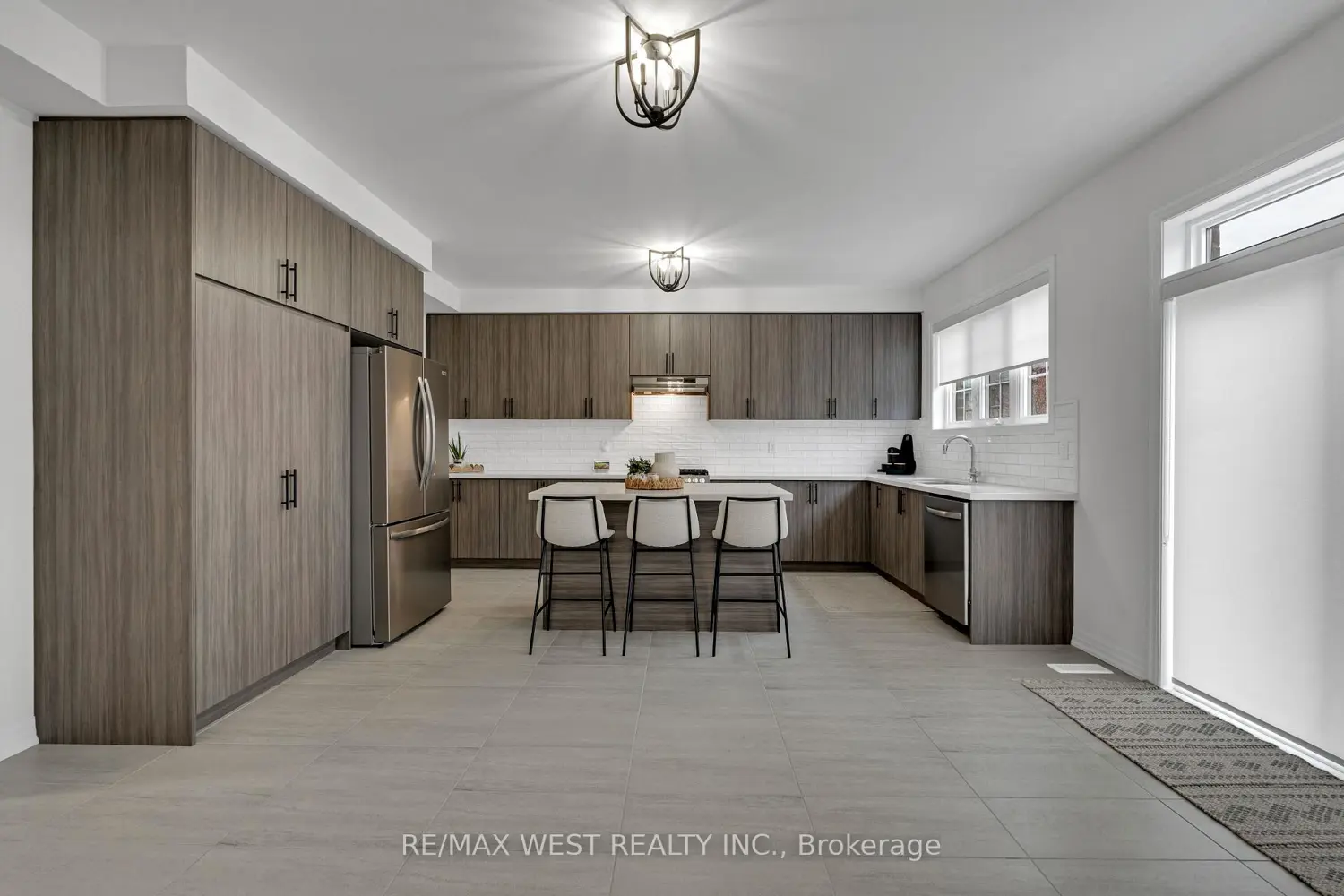 24 Hanton Crescent