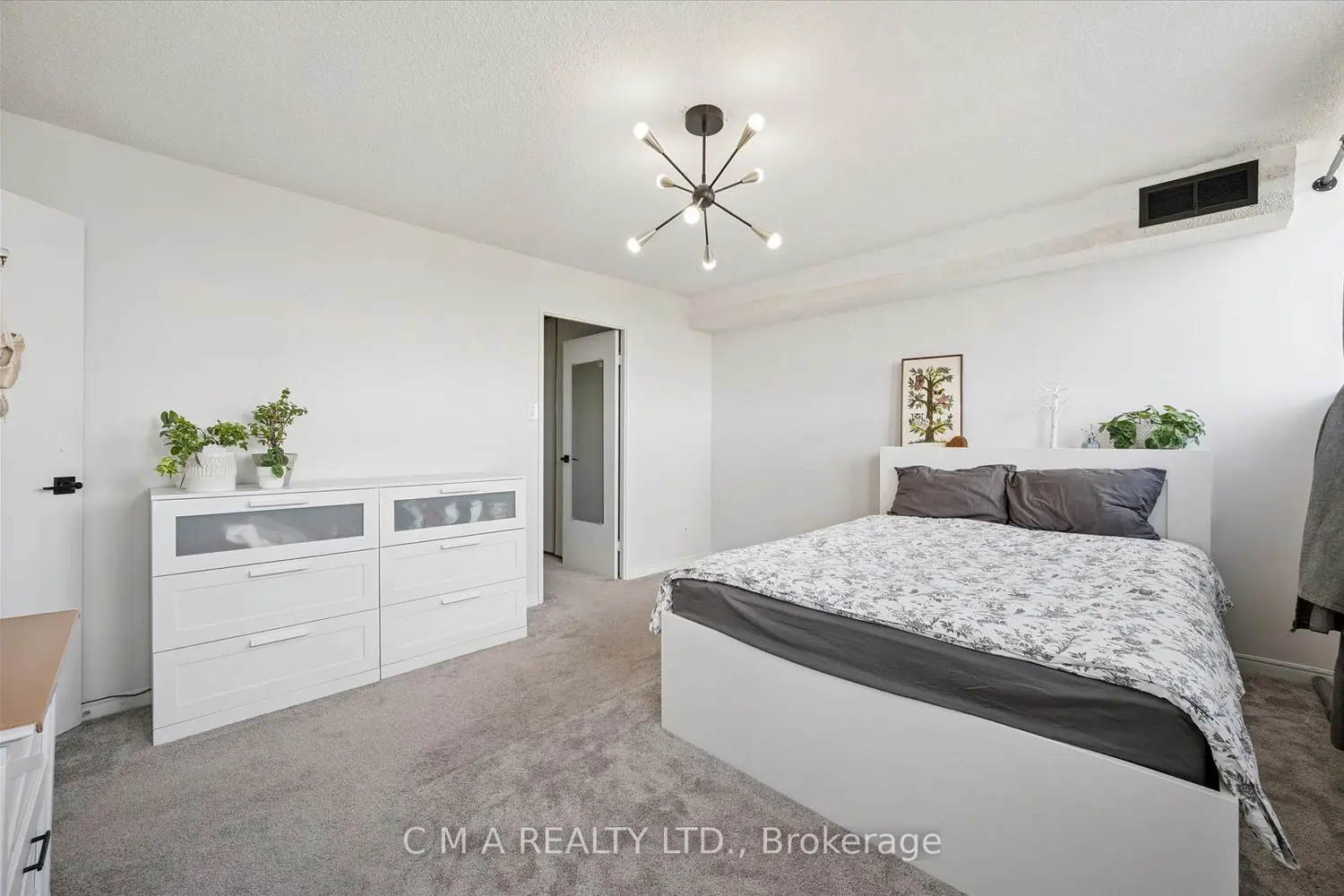 Additional image 12 of 375 King Street 1406