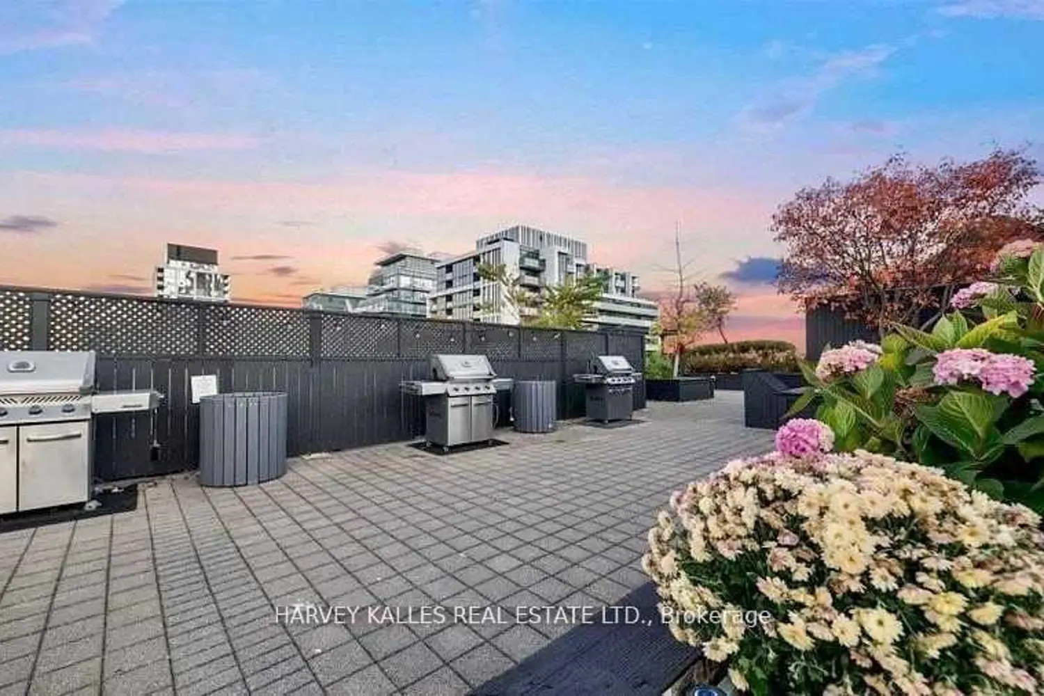 Additional image 12 of 323 Richmond Street 1405