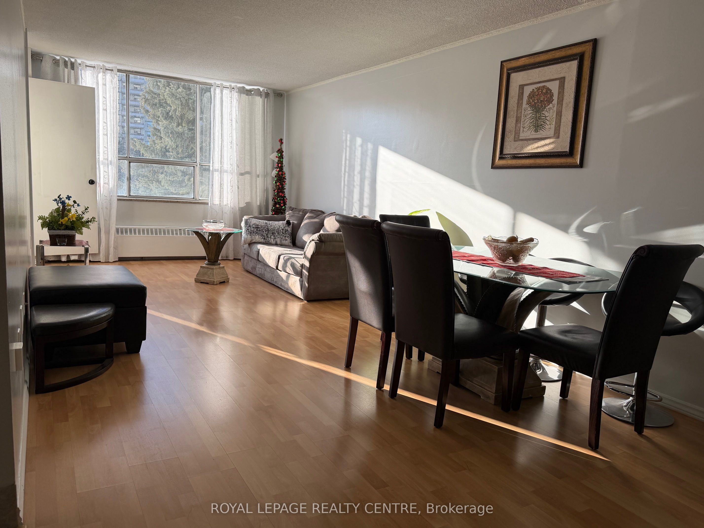Additional image 3 of 209-340 Dixon Road, Toronto, ON, M9R 1T1
