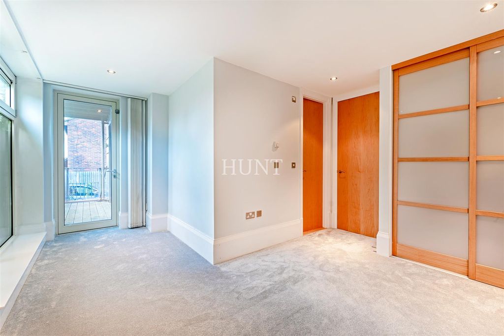 Additional image 14 of 2 bed flat to rentThe Atrium, Lower Queens Road, Buckhurst Hill IG9
