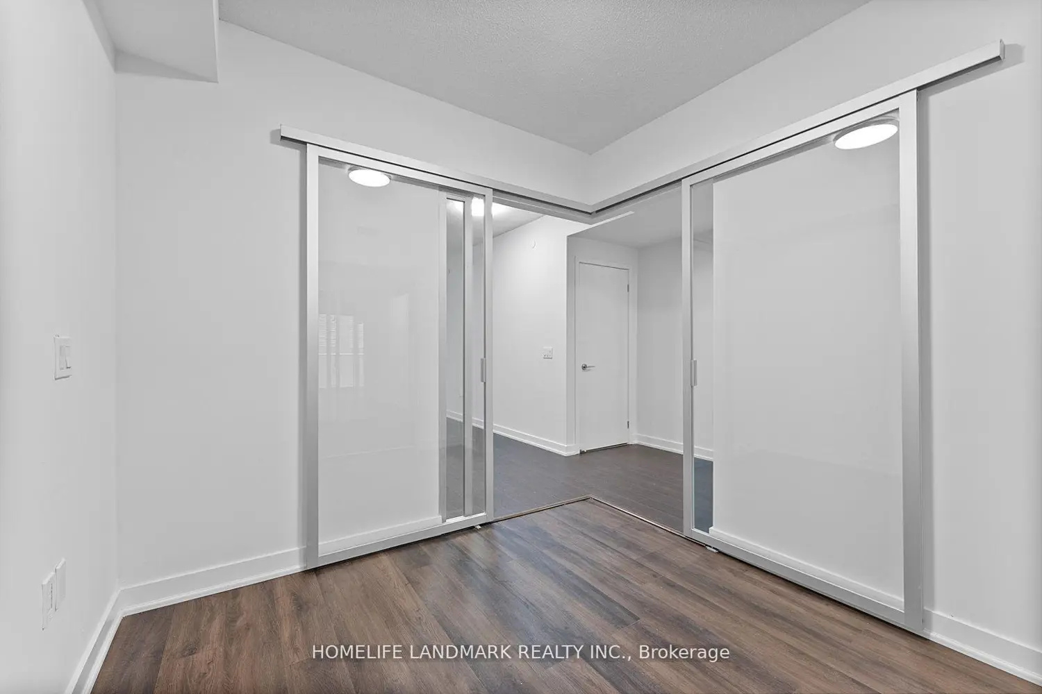 Additional image 12 of 230 Simcoe Street 1129