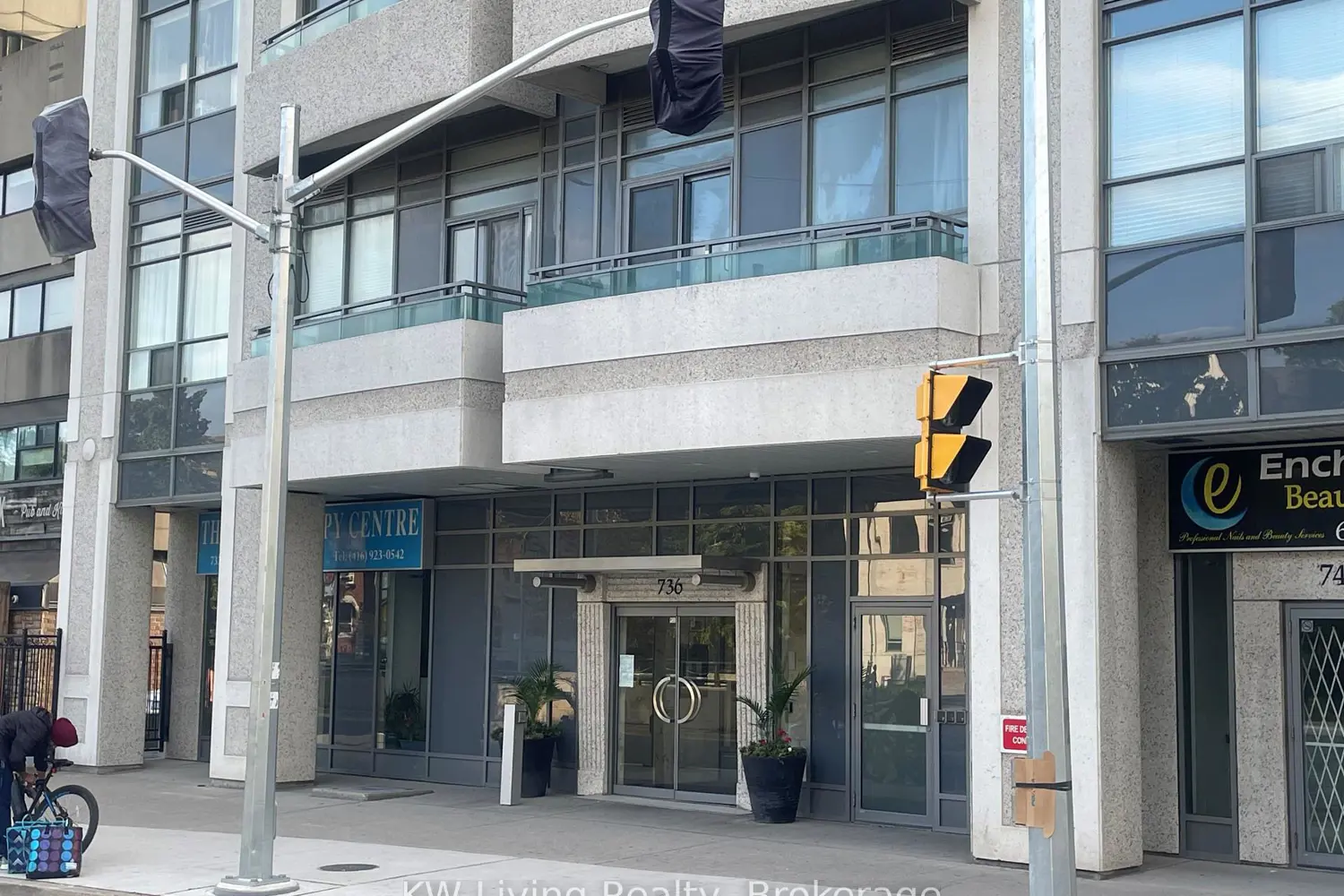 Additional image 7 of 736 Spadina Avenue 709