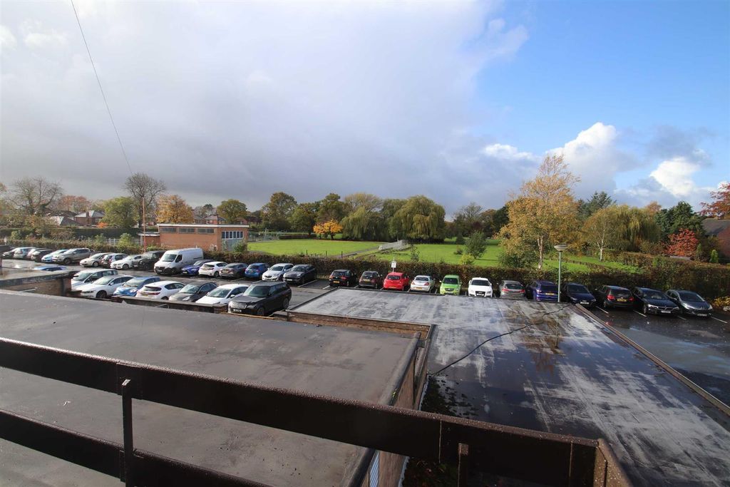 Additional image 7 of 2 bed flat to rentThe Paddock, Handforth, Cheshire SK9
