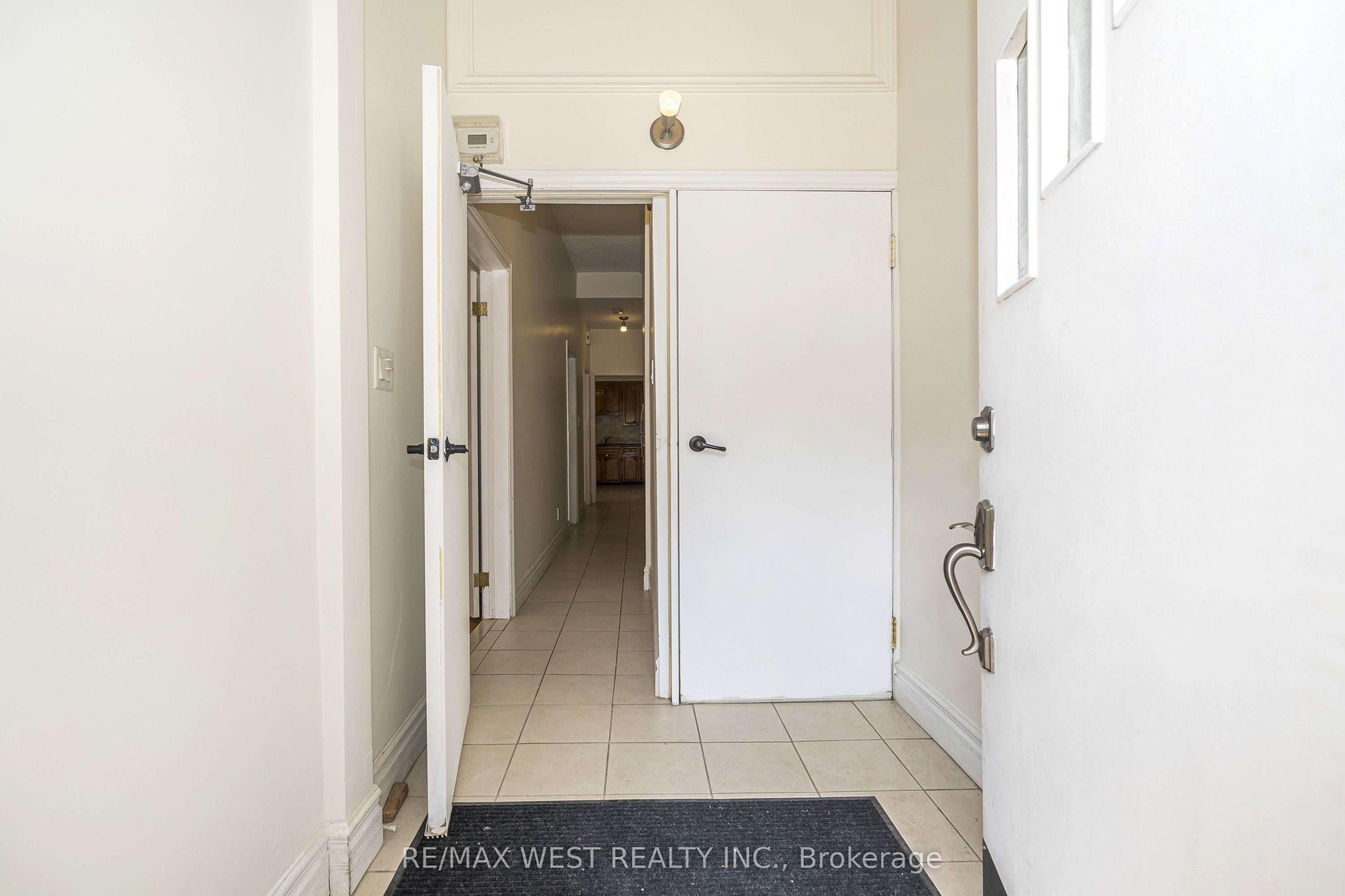Additional image 3 of 404 Manning Avenue, Toronto, ON, M6G 2V7