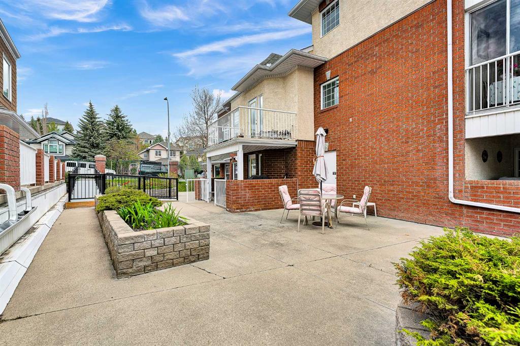 Additional image 5 of 3206-3206 Sienna Park Green SW, Calgary, AB, T3H3N7