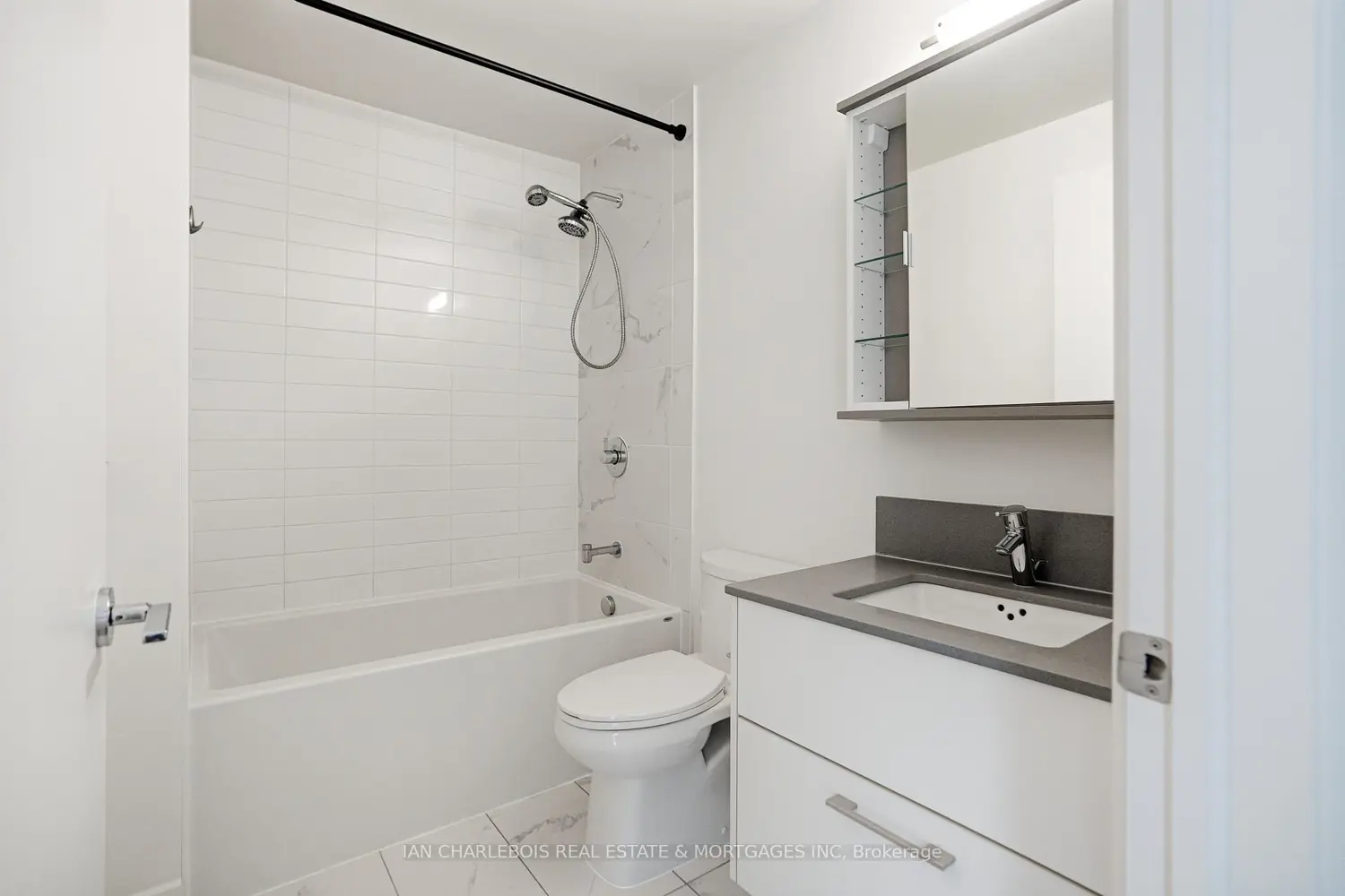 Additional image 14 of 255 Bay Street 1701