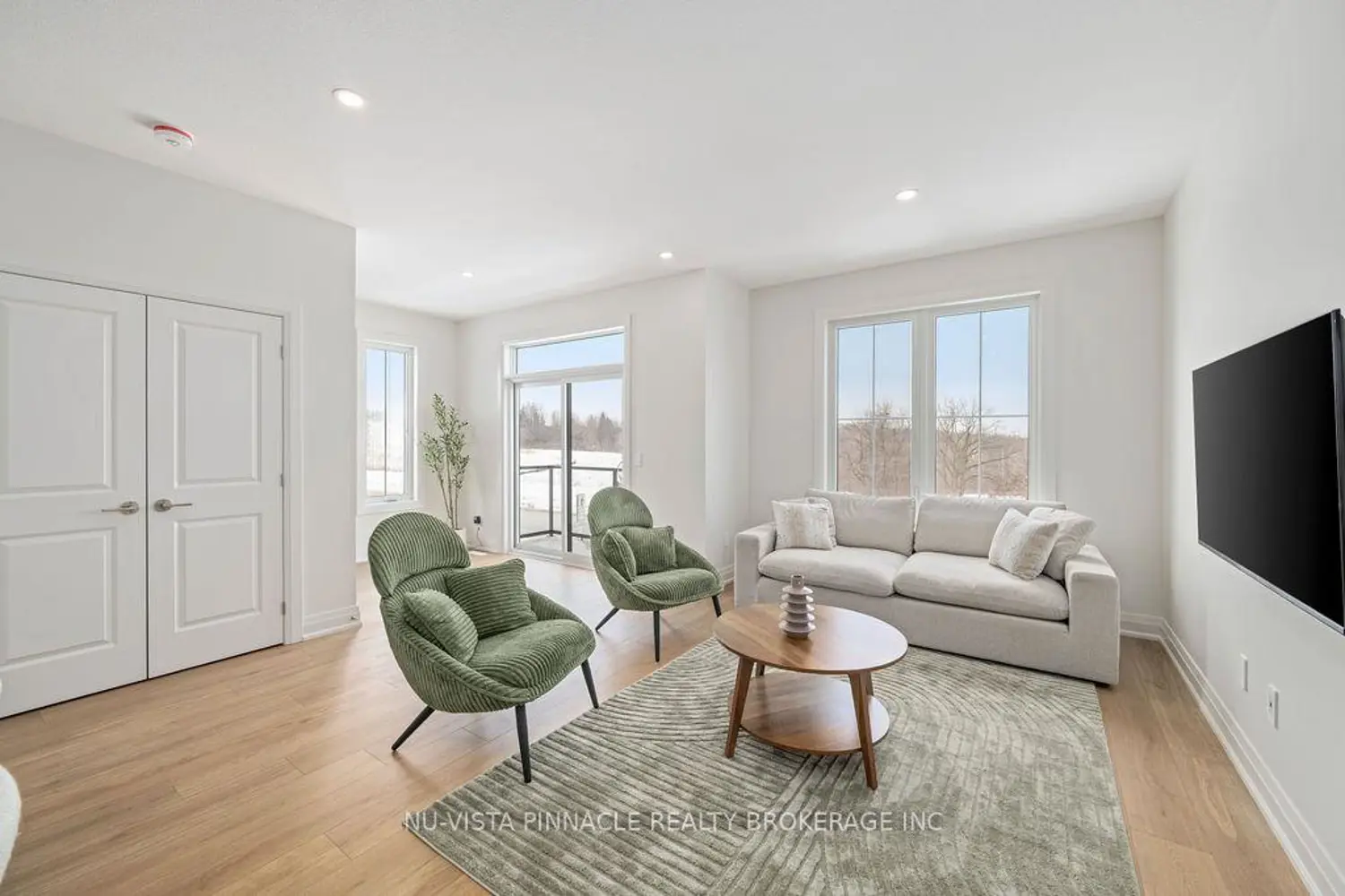 Additional image 8 of 2592 Sheffield Boulevard