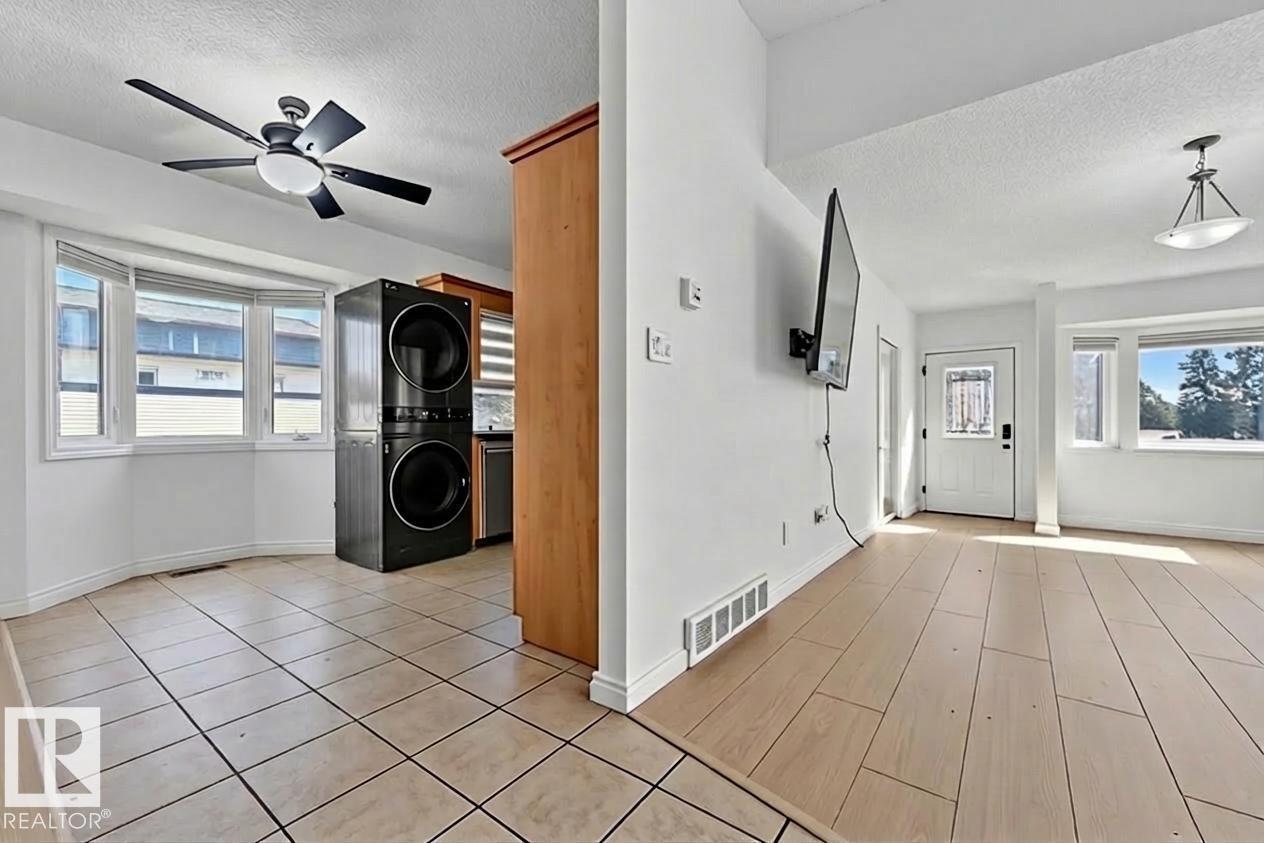 Additional image 4 of 2536 35 Street NW, Edmonton, AB, T6L4G3