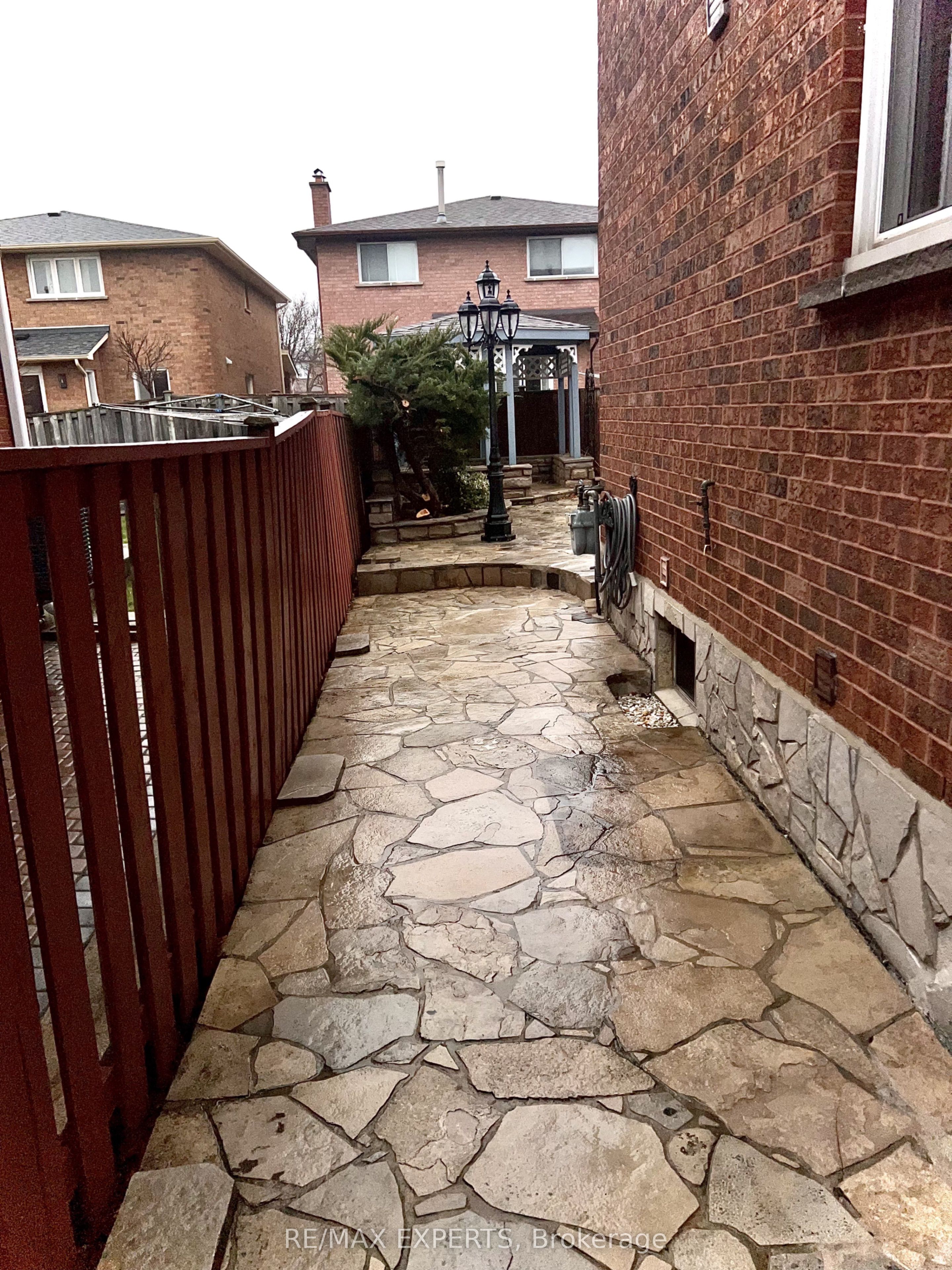 Additional image 2 of 121 Jackman Crescent, Vaughan, ON, L4L 6N9