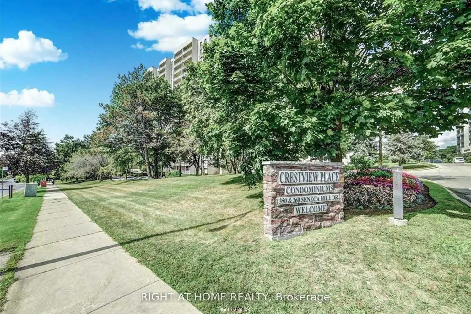 260 Seneca Park 1415