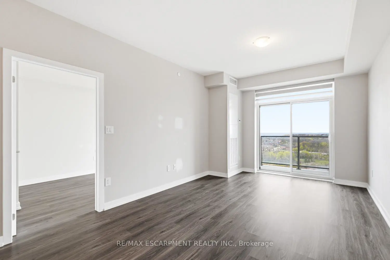 Additional image 16 of 450 Dundas Street 1113