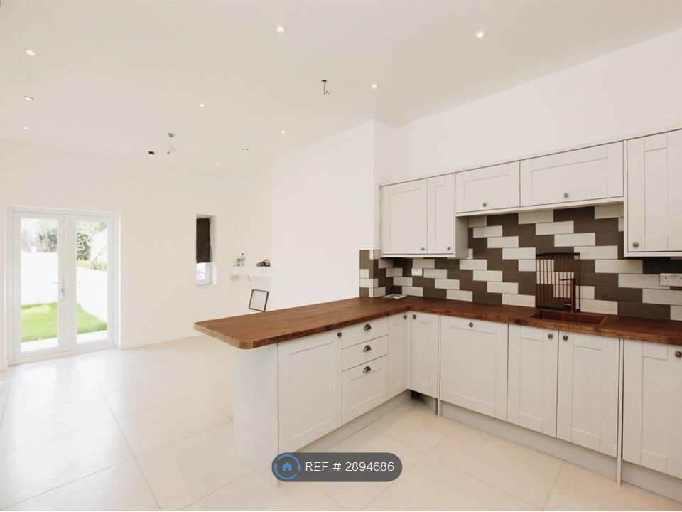 Additional image 3 of 5 bed semi-detached house to rentTeignmouth Road, Torquay TQ1