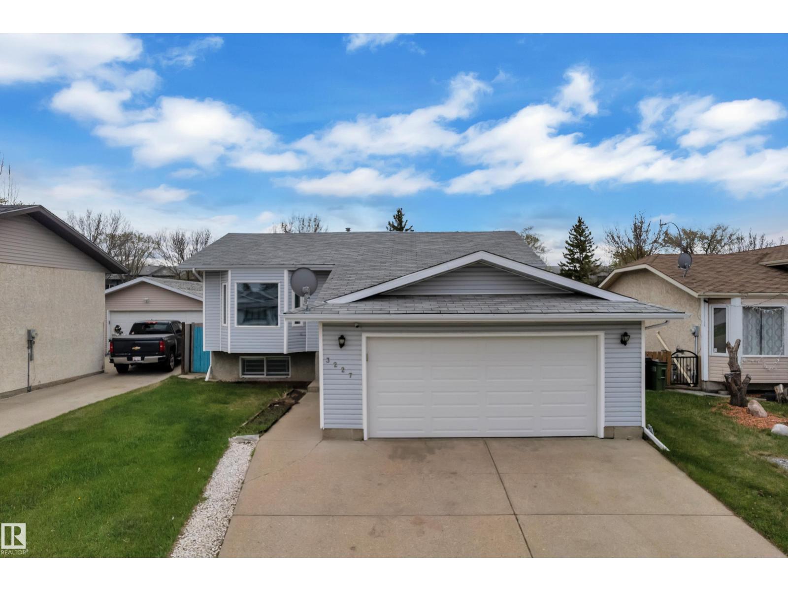 3227 145 Avenue NW, Edmonton, AB, T5Y2E9